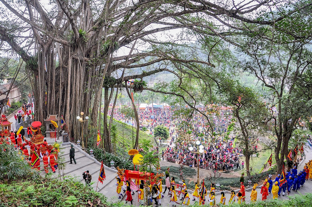 The lively atmosphere of the Upper Temple Festival